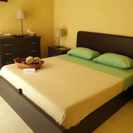 Ta' Rosalba Bed & Breakfast Nadur